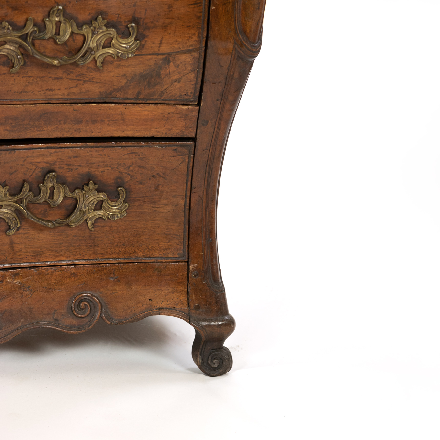 Louis XV curved chest of drawers - Louis XV furniture